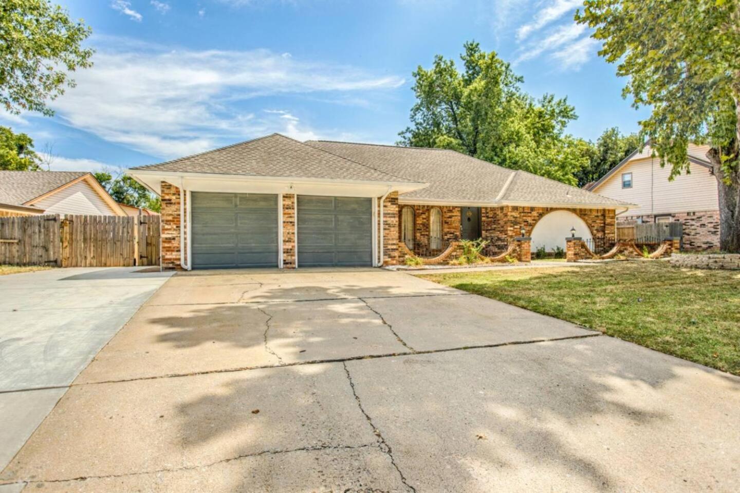 New Hummingbird Haven - Nw Okc, Billiards, Firepit Villa Oklahoma Dış mekan fotoğraf