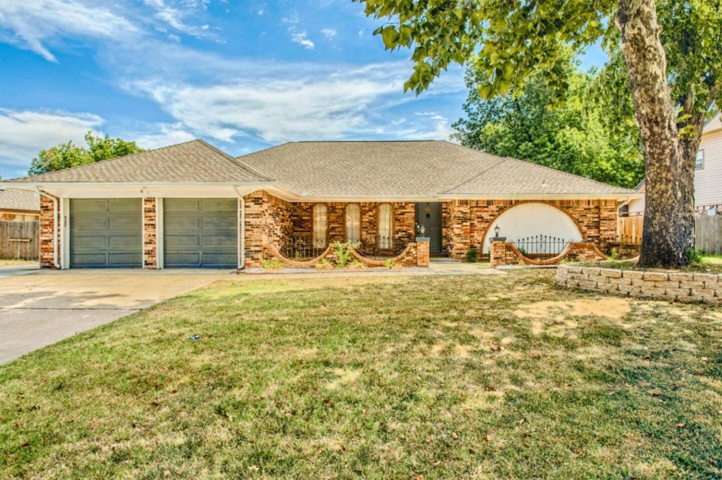 New Hummingbird Haven - Nw Okc, Billiards, Firepit Villa Oklahoma Dış mekan fotoğraf